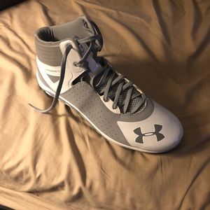 Men’s Size 11 Under Armour baseball cleats